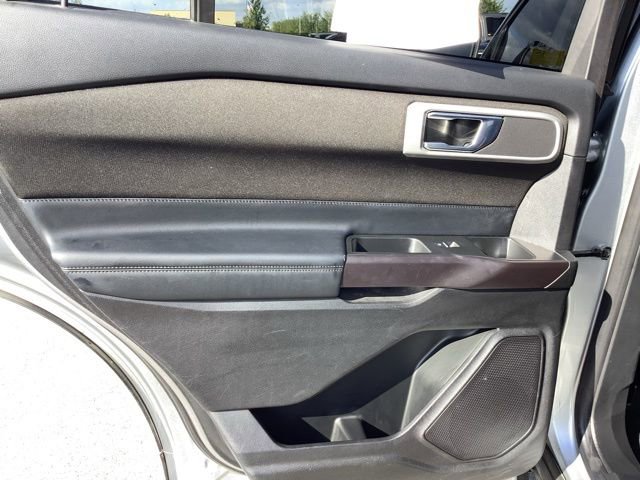 Used 2020 Ford Explorer XLT w/ Comfort Package image 17