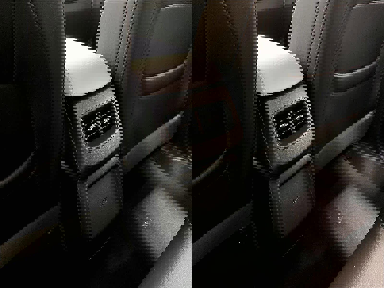 Used 2025 Chevrolet Equinox EV LT image 28