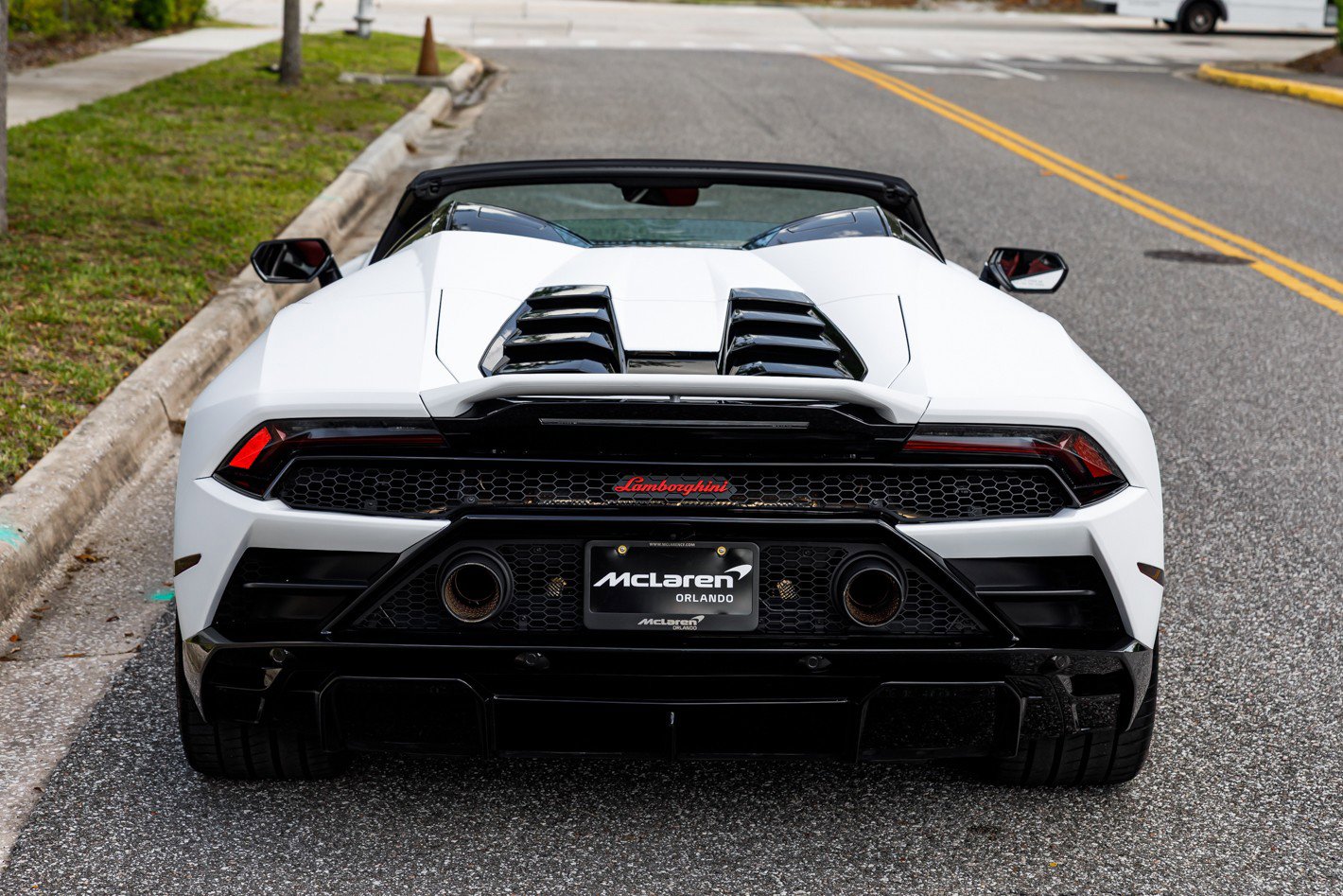 Used 2021 Lamborghini Huracan EVO image 11