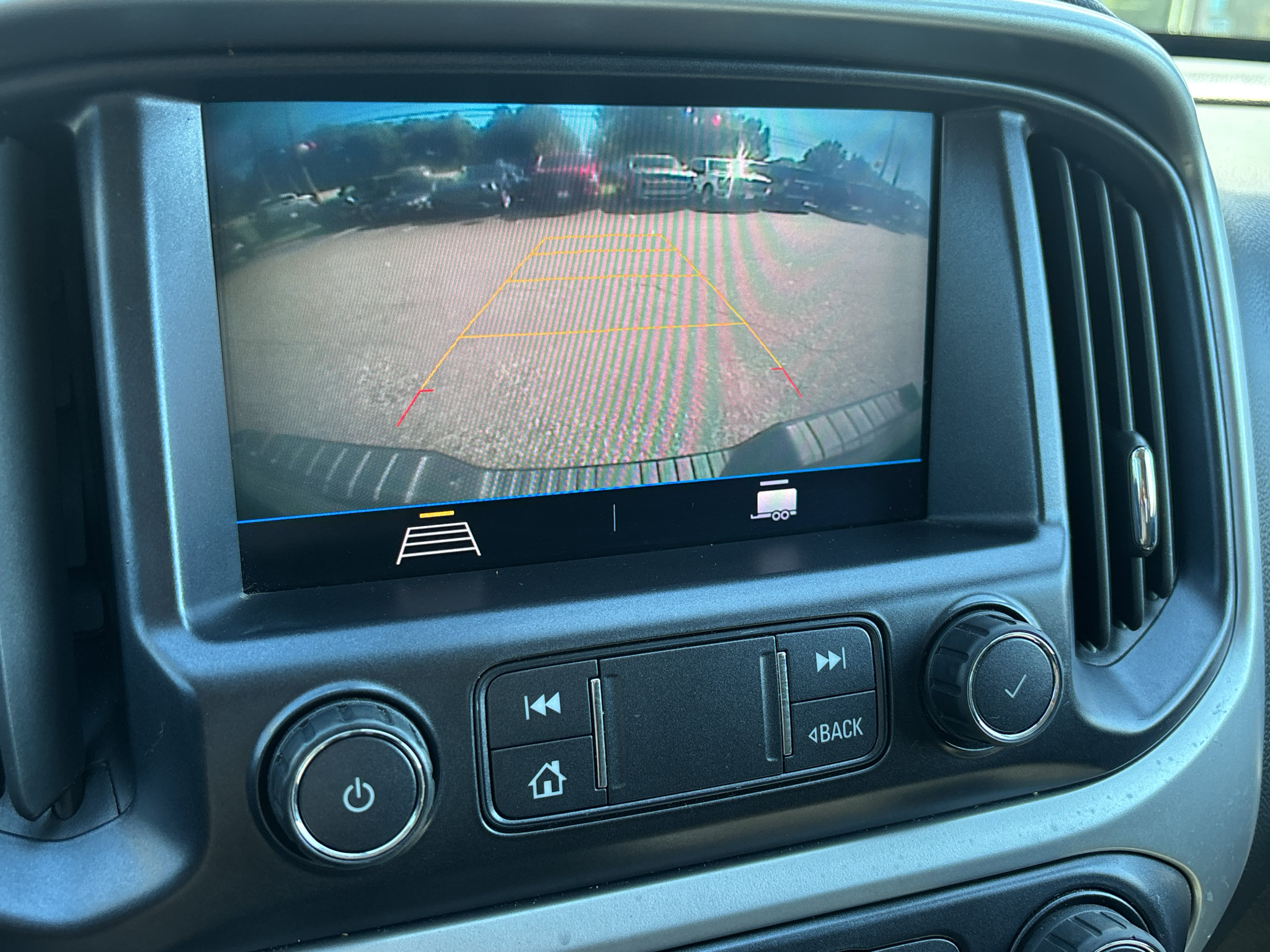 Used 2021 Chevrolet Colorado LT AWD/4WD image 17