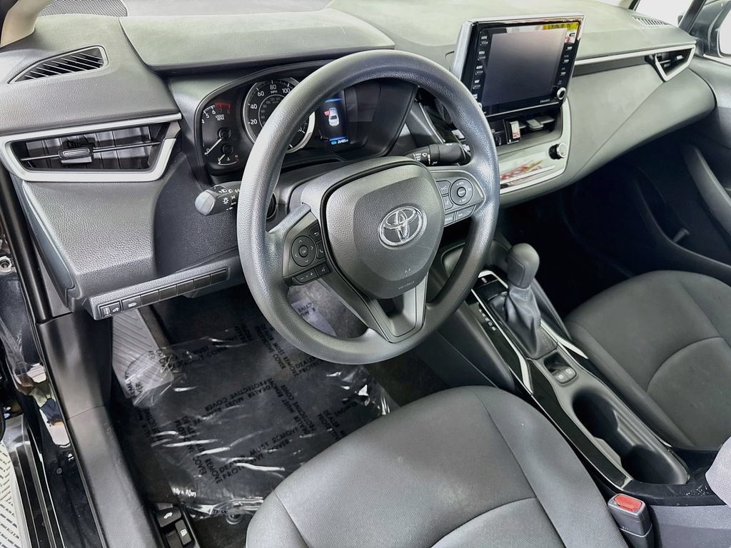 Used 2022 Toyota Corolla LE FWD image 16