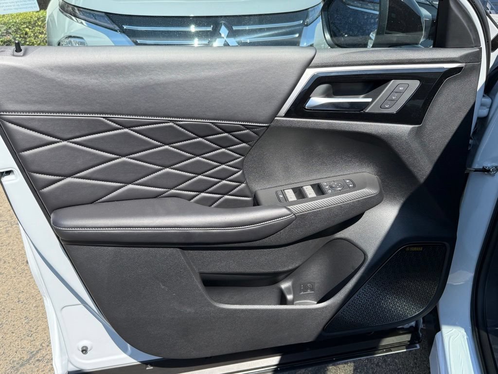 New 2026 Mitsubishi Outlander SEL Black Edition FWD image 35