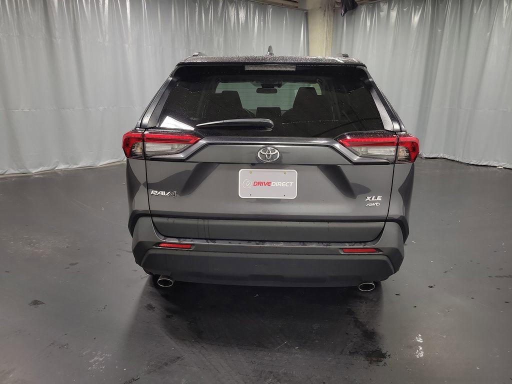 Used 2021 Toyota RAV4 XLE Premium image 7
