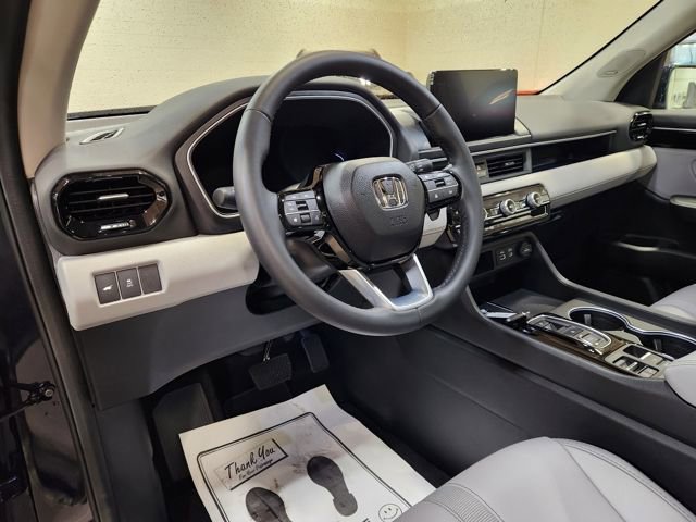 Certified 2025 Honda Pilot Touring image 12