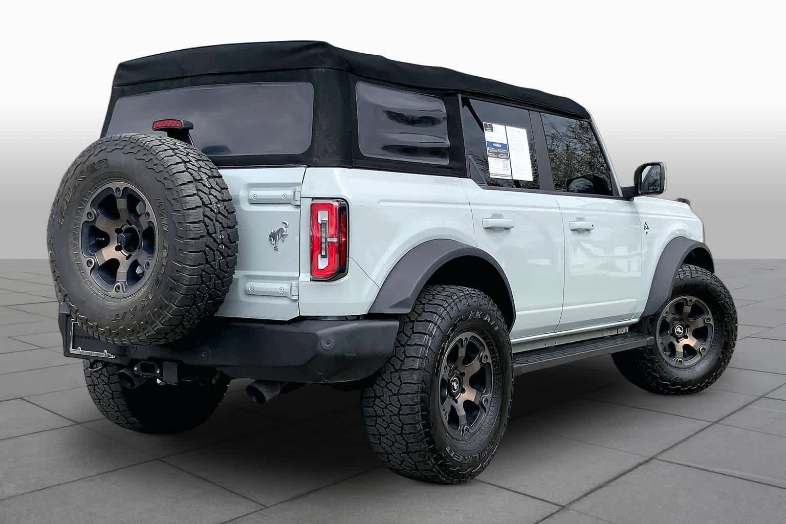 Used 2022 Ford Bronco Outer Banks AWD/4WD image 13