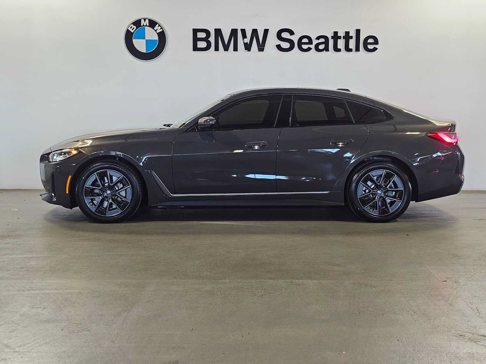 Certified 2023 BMW i4 eDrive35 w/ Premium Package RWD image 3