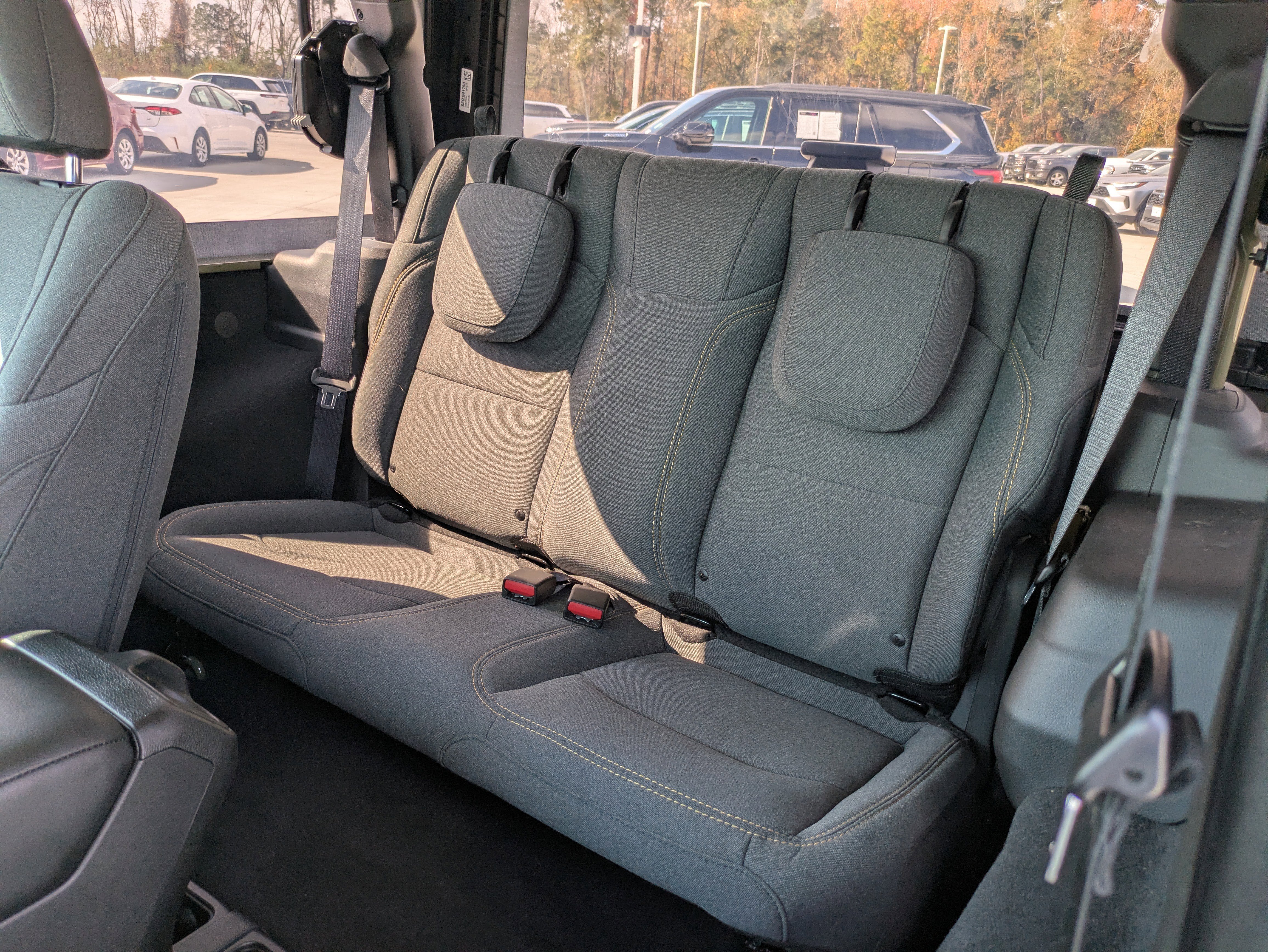 Used 2025 Jeep Wrangler Sport AWD/4WD image 13
