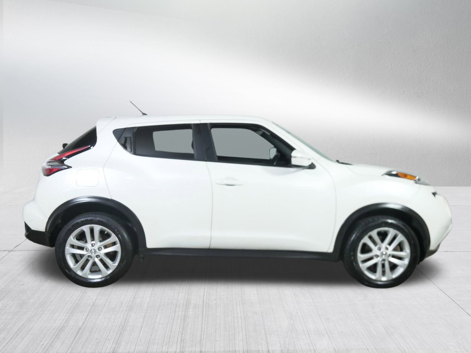 Used 2015 Nissan Juke S image 8
