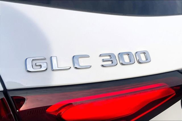 Used 2025 Mercedes-Benz GLC 300 4MATIC image 8