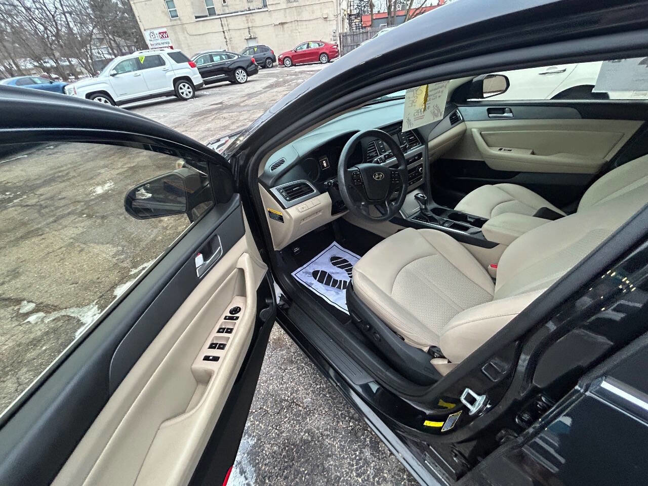 Used 2015 Hyundai Sonata SE w/ Option Group 09 image 12