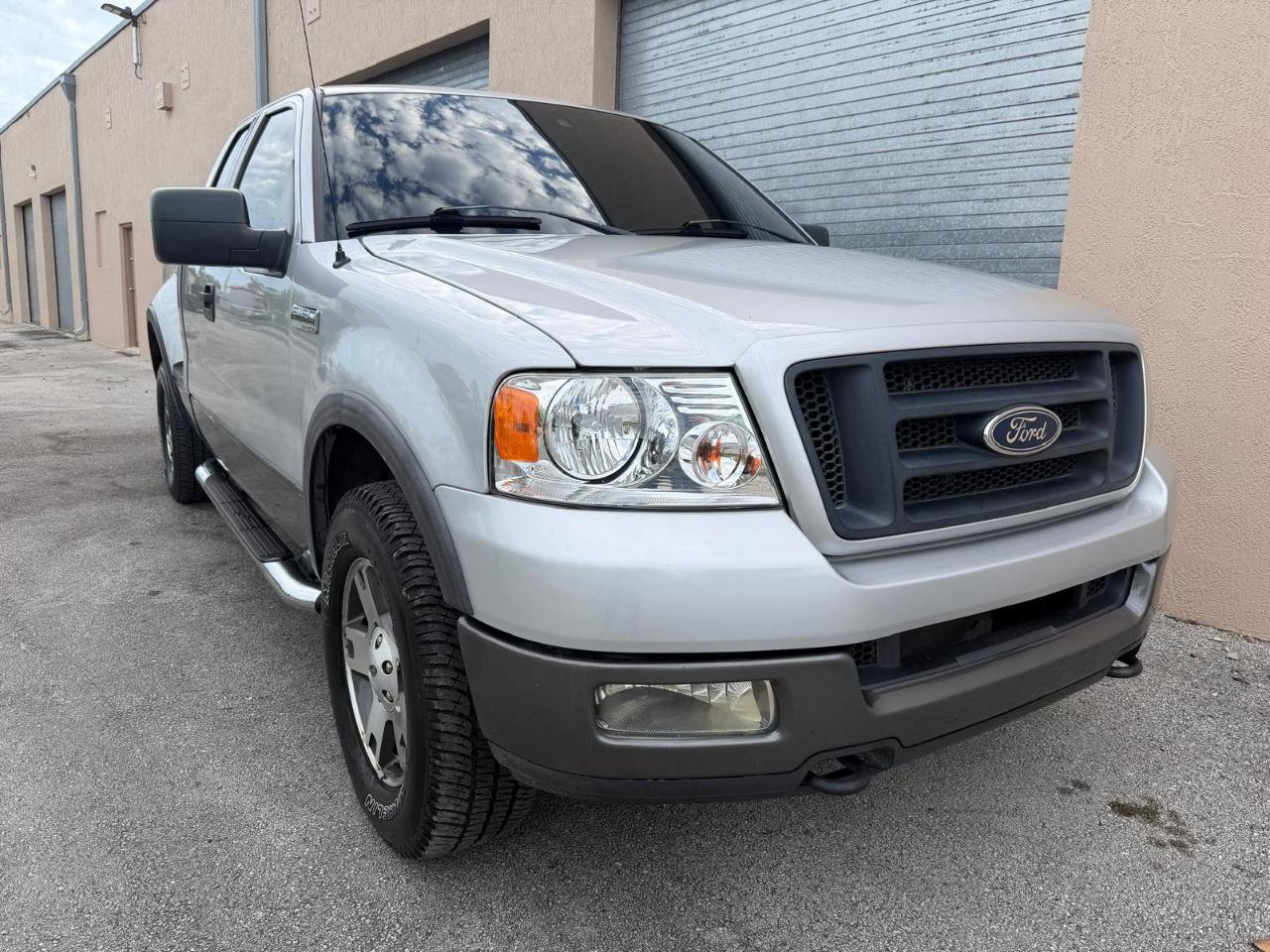 Used 2005 Ford F150 XLT image 5