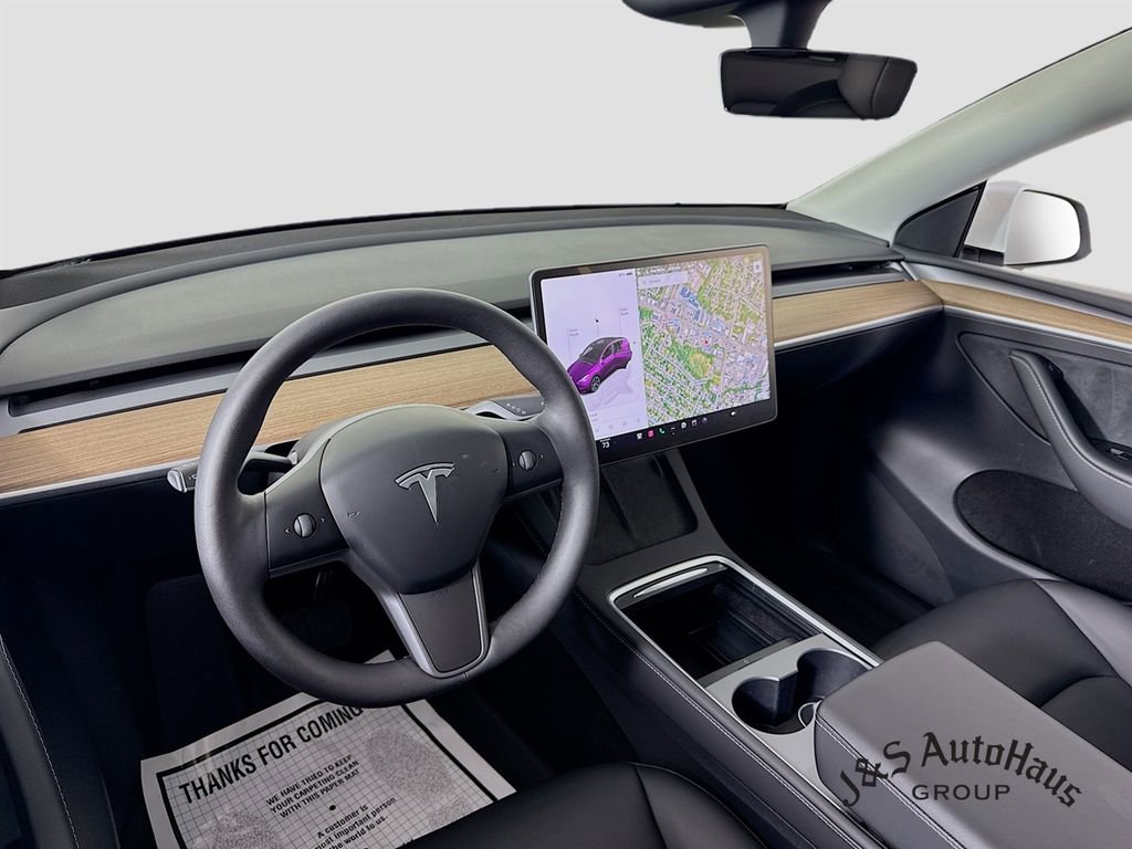 Used 2025 Tesla Model Y Long Range image 29