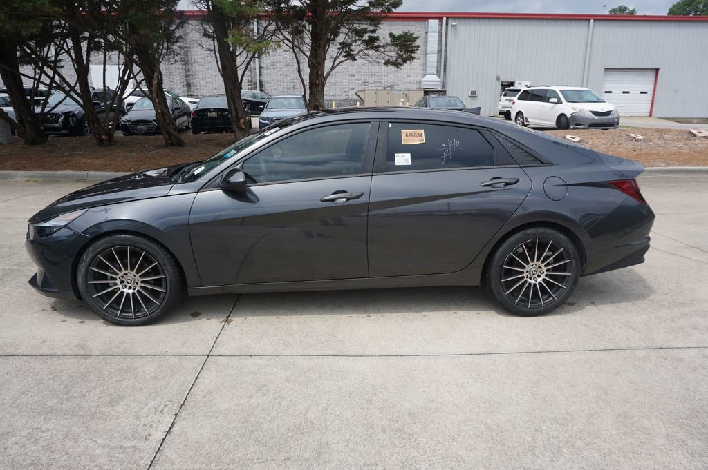 Used 2022 Hyundai Elantra SEL FWD image 17