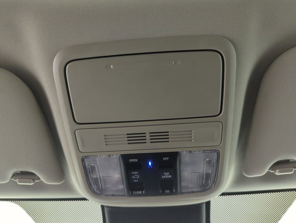 Certified 2025 Honda Odyssey Touring image 30