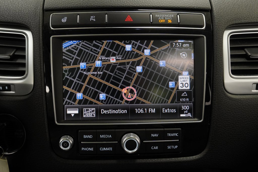 Used 2016 Volkswagen Touareg VR6 image 31