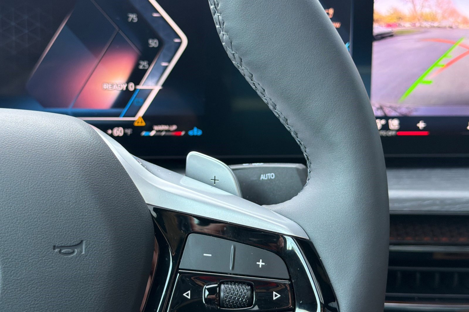 Used 2025 BMW 330i Sedan w/ Premium Package image 34