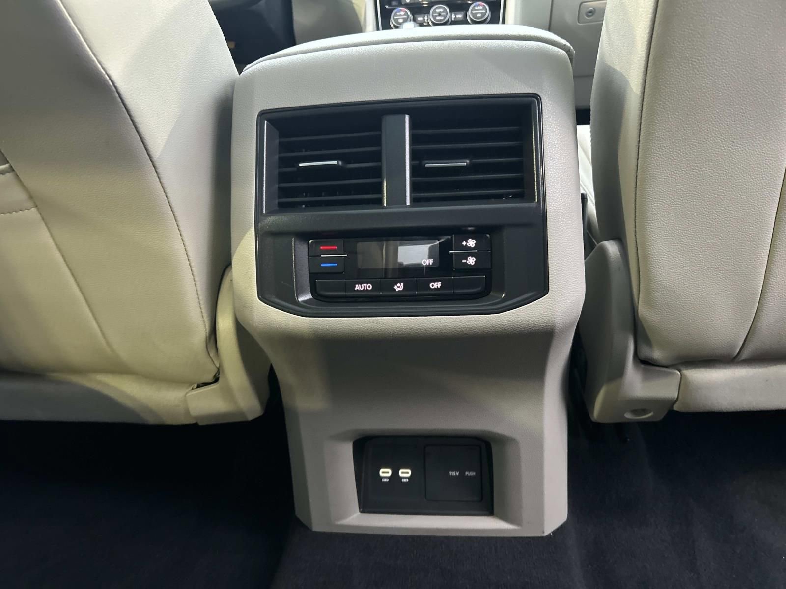 Certified 2022 Volkswagen Atlas SE image 16