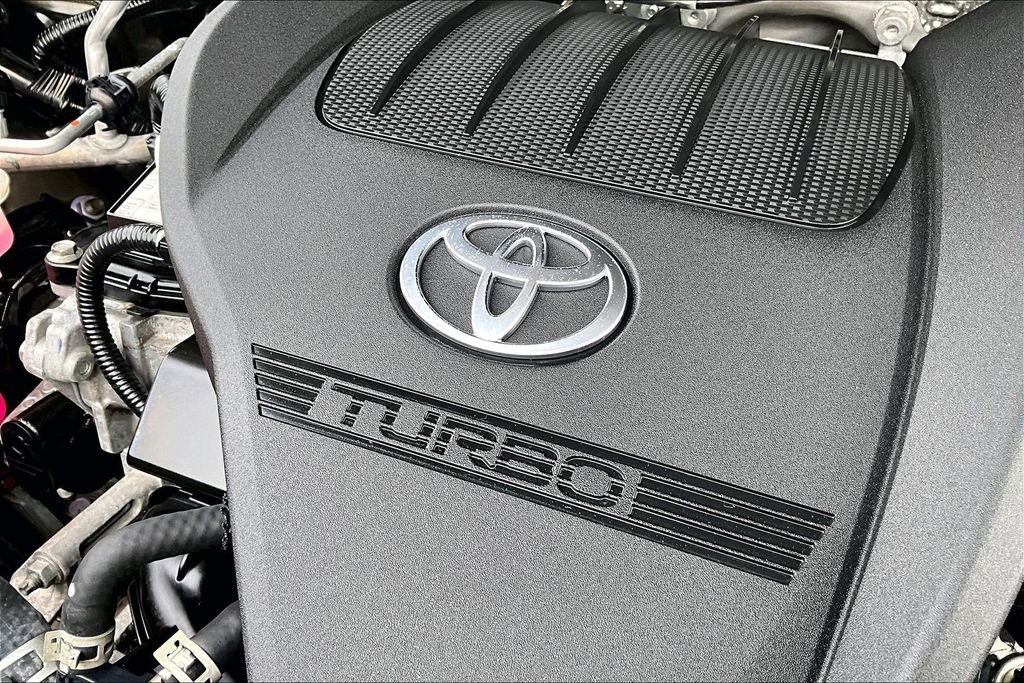 Used 2023 Toyota Highlander L image 31