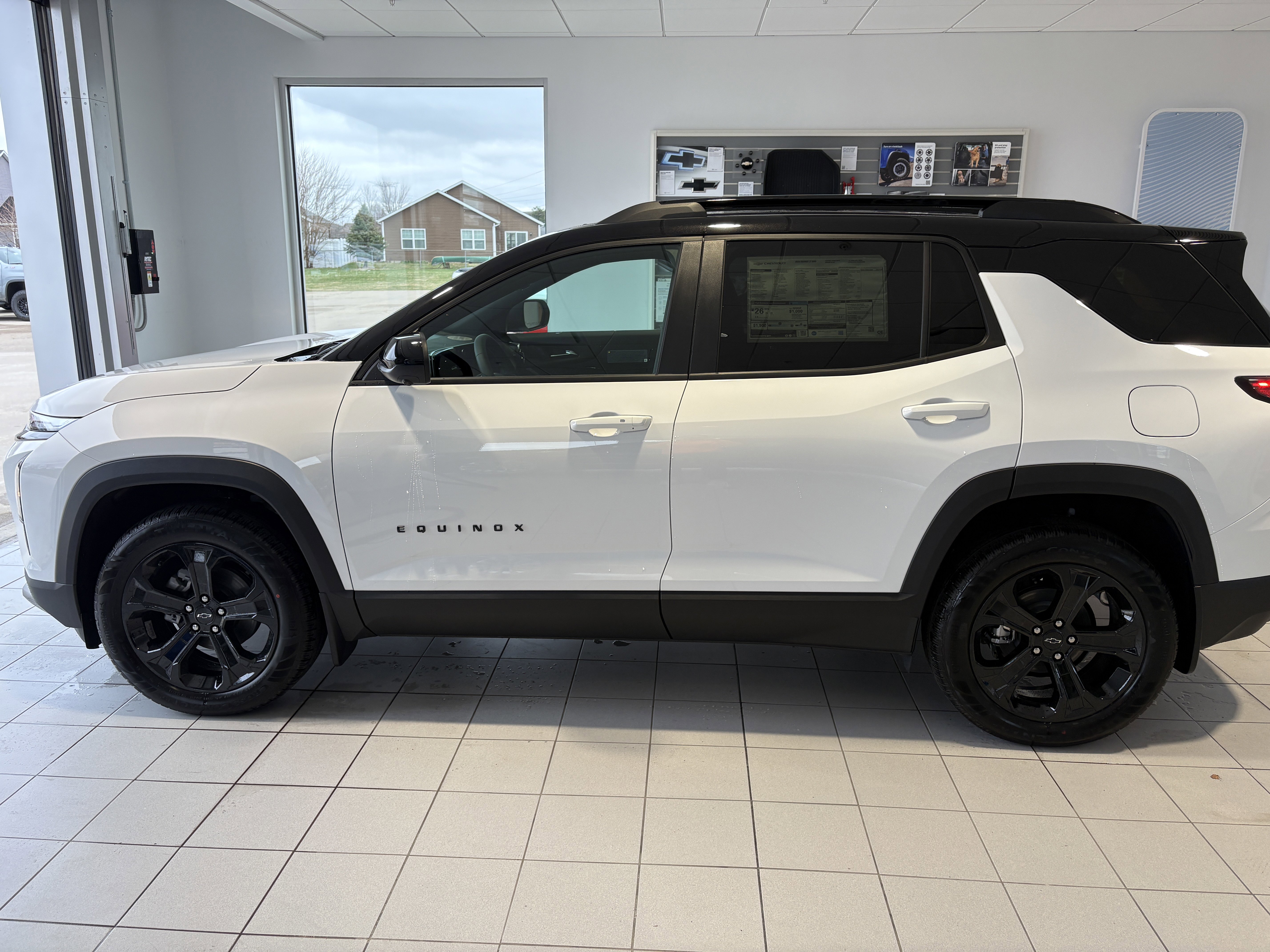 New 2026 Chevrolet Equinox LT w/ Convenience Package II image 2