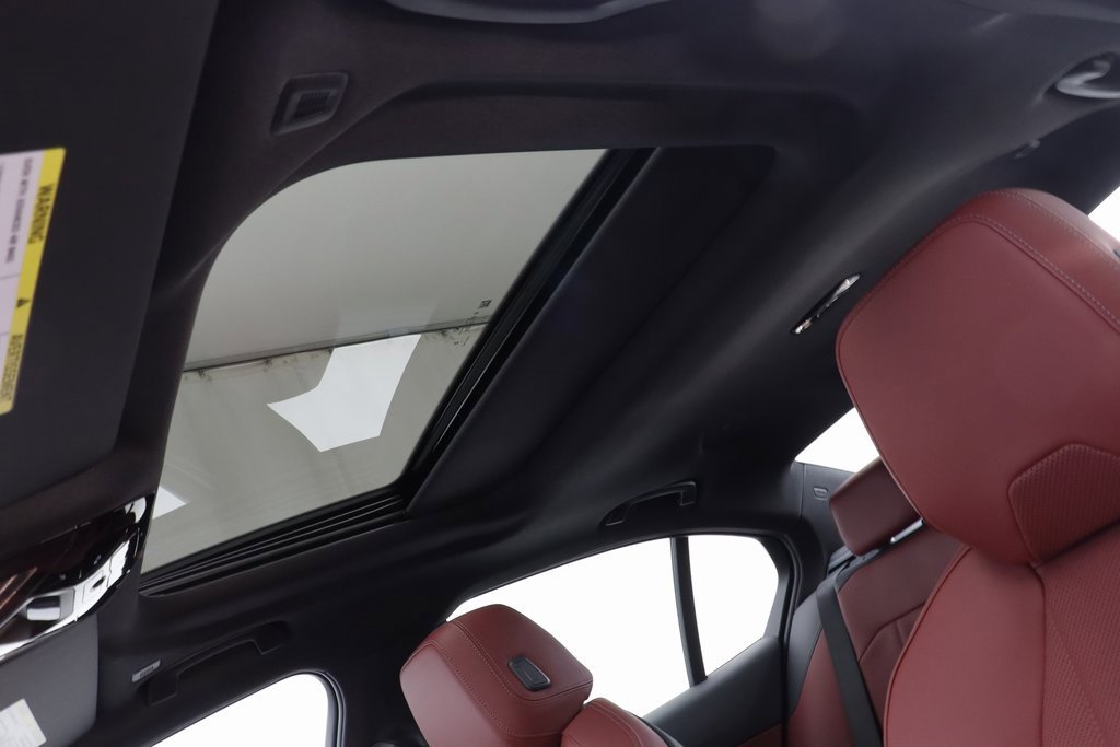 New 2025 BMW i5 xDrive40 w/ Premium Package image 14