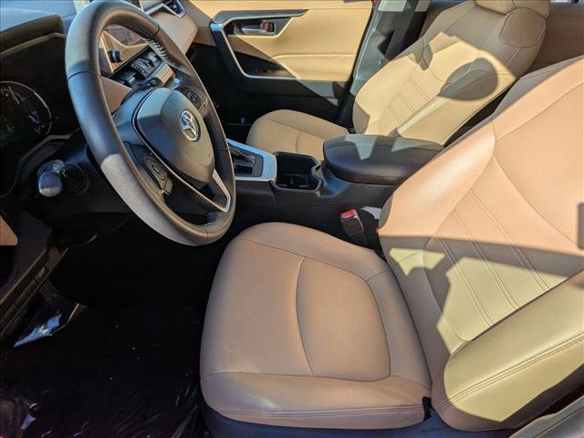 Used 2023 Toyota RAV4 XLE Premium image 15