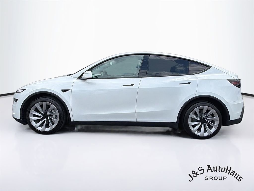Used 2026 Tesla Model Y Long Range AWD/4WD image 4