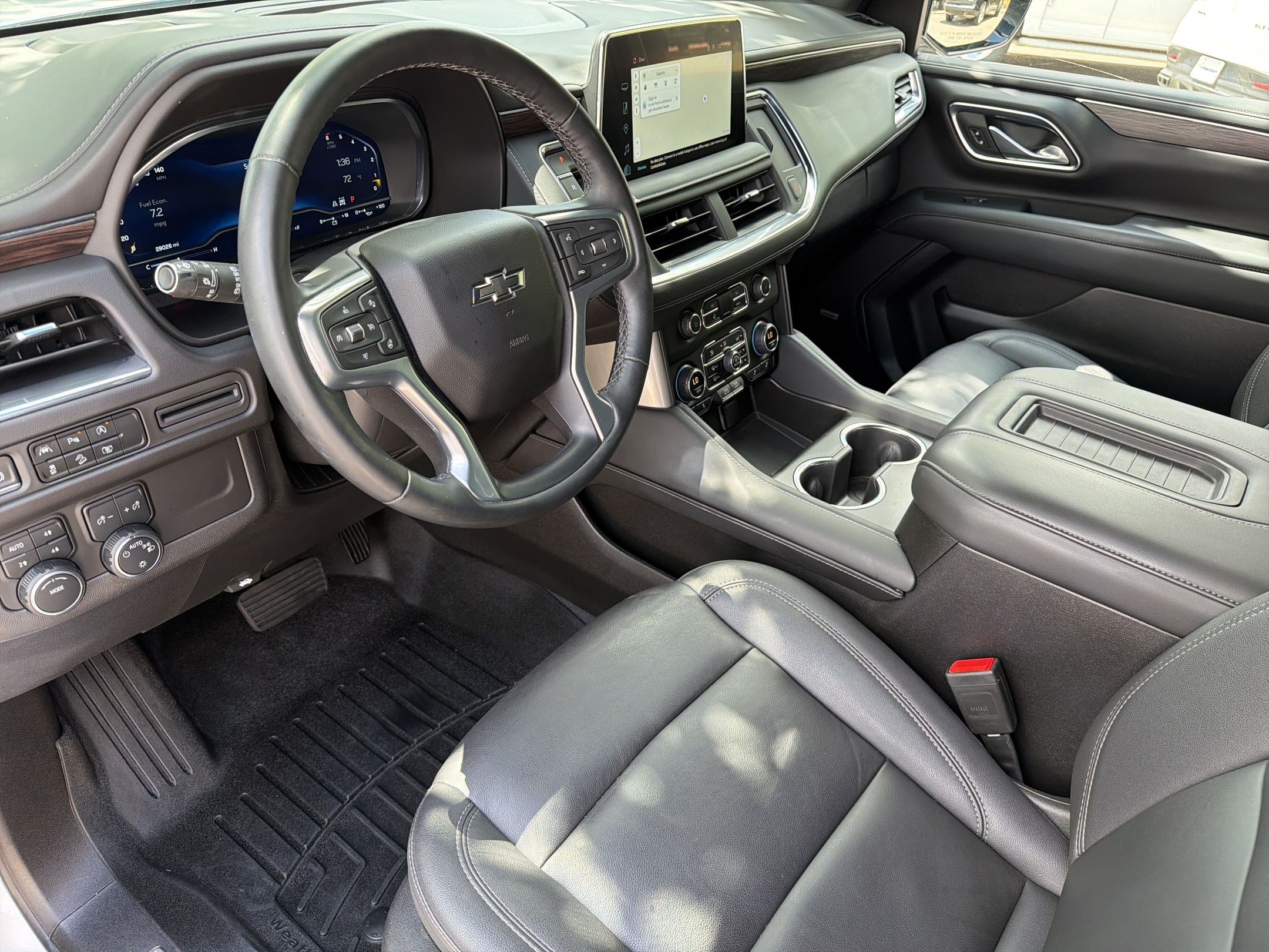 Used 2023 Chevrolet Tahoe Z71 w/ Luxury Package AWD/4WD image 4