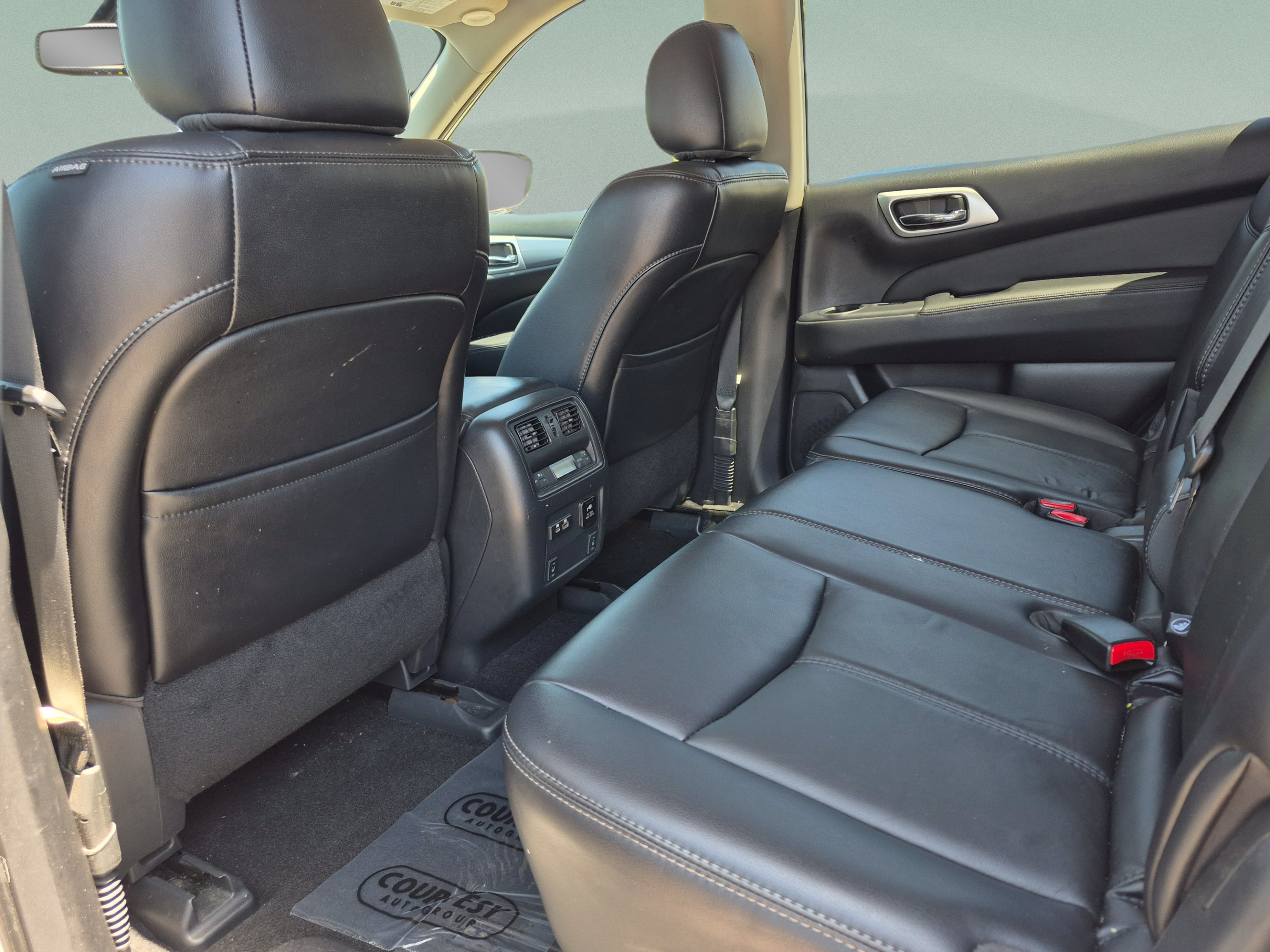 Used 2019 Nissan Pathfinder SL FWD image 18