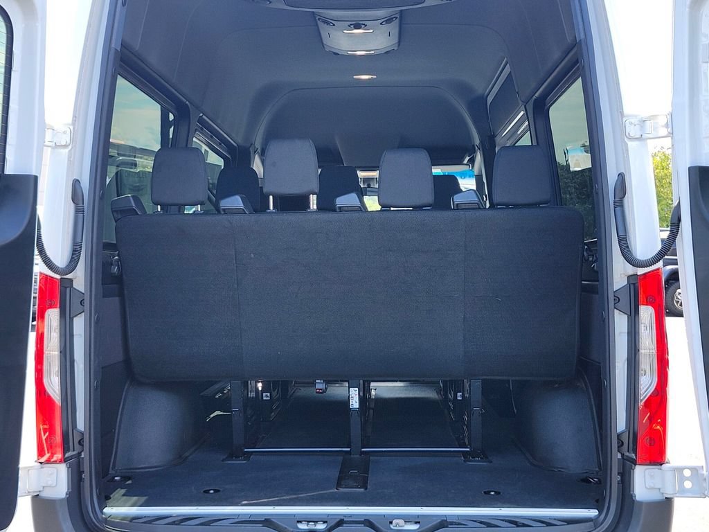 Used 2024 Mercedes-Benz Sprinter 2500 image 33