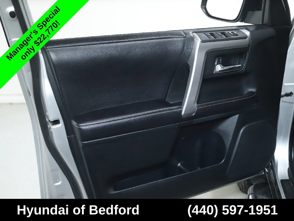 Used 2016 Toyota 4Runner SR5 AWD/4WD image 16