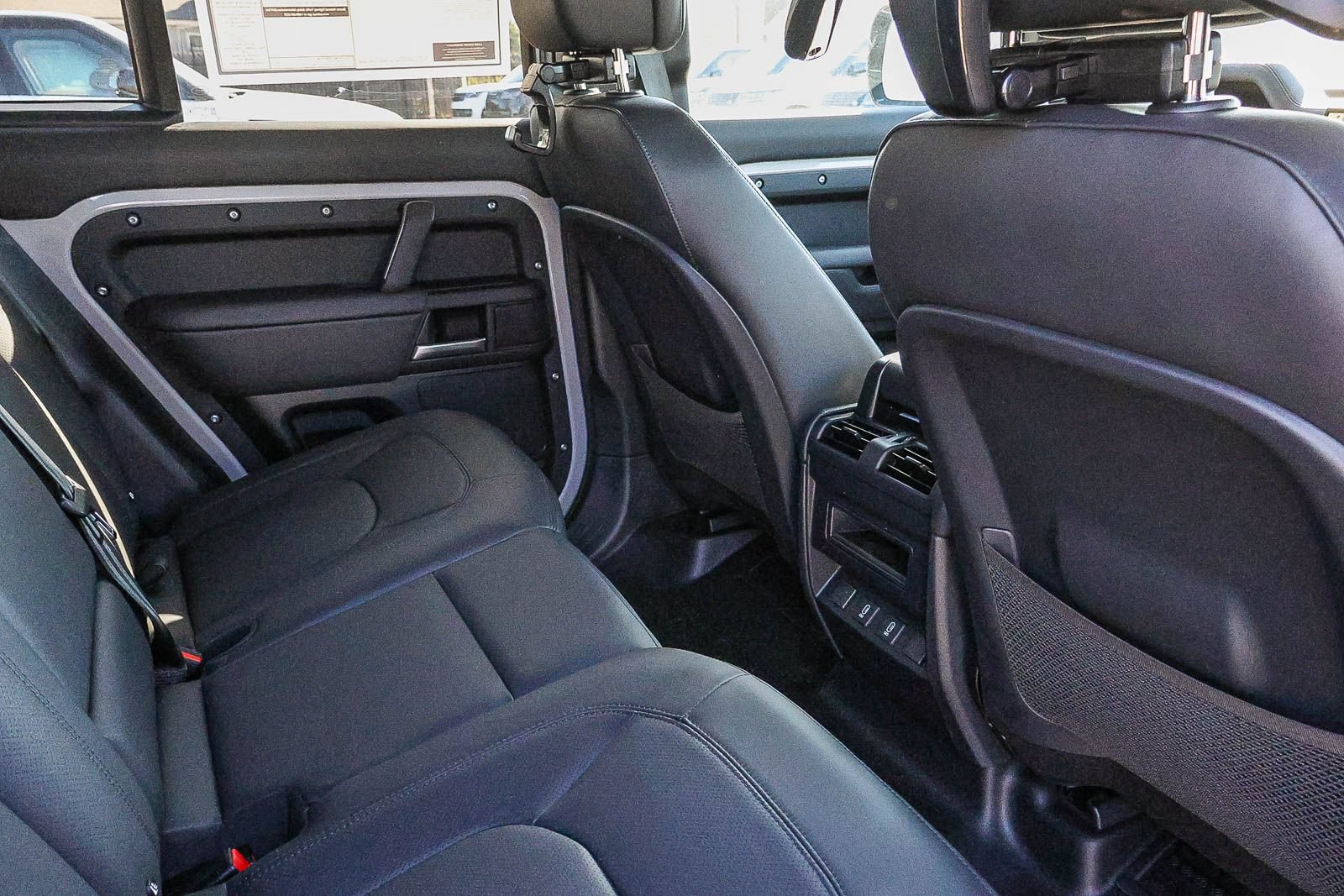 New 2026 Land Rover Defender 110 X-Dynamic SE AWD/4WD image 20