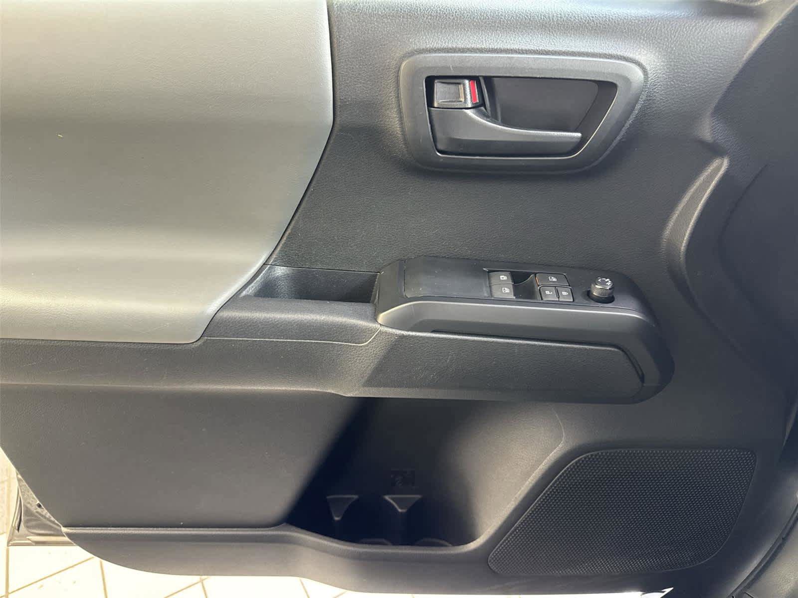 Used 2023 Toyota Tacoma SR AWD/4WD image 19