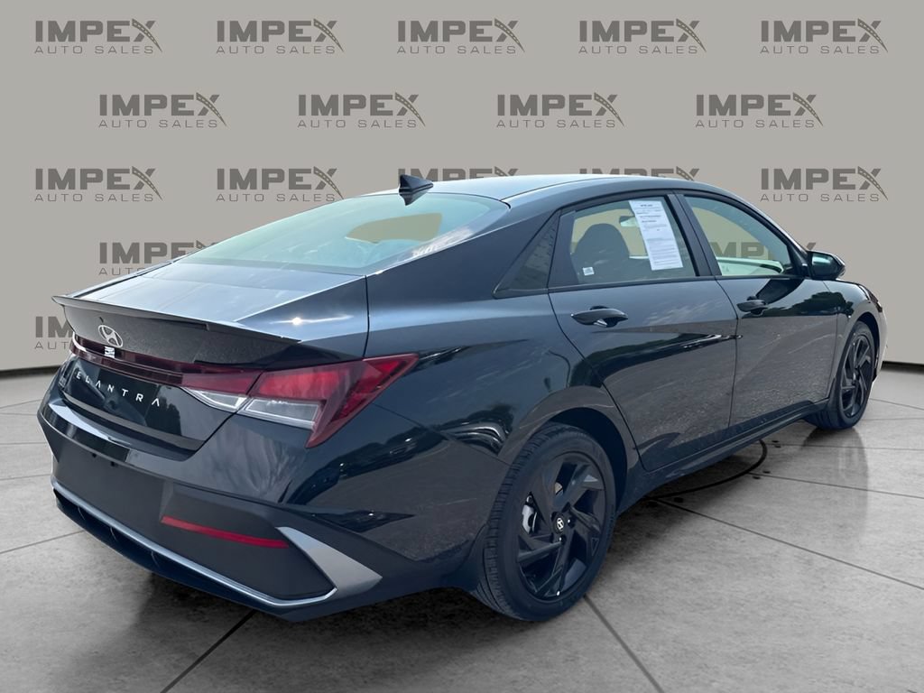 Used 2026 Hyundai Elantra Sport FWD image 3