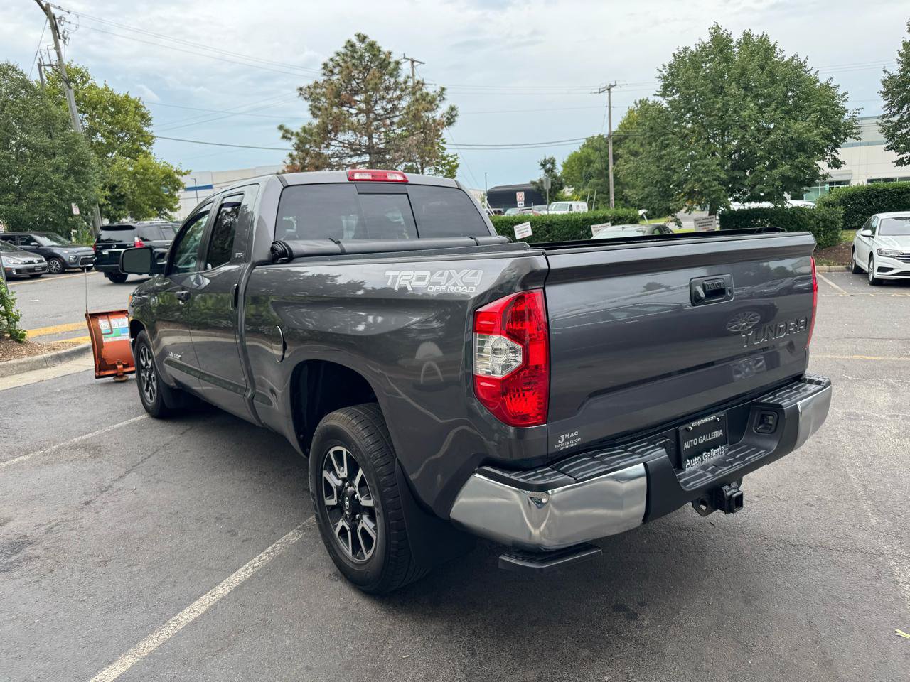 Used 2014 Toyota Tundra SR5 w/ TRD Off Road Package AWD/4WD image 7
