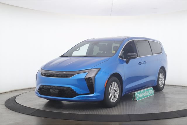 New 2027 Chrysler Pacifica Select FWD image 10