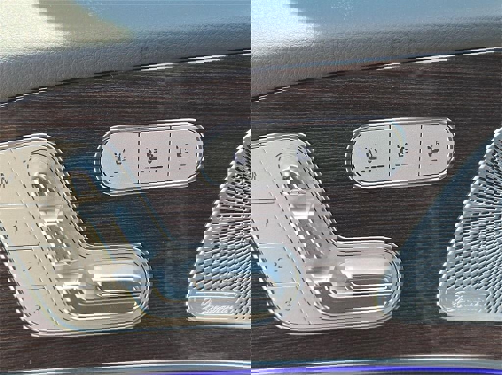 New 2025 Mercedes-Benz GLE 450e 4MATIC image 17