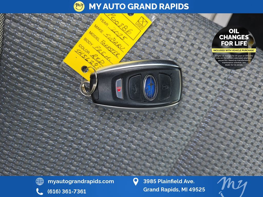 Used 2025 Subaru Forester Premium AWD/4WD image 34