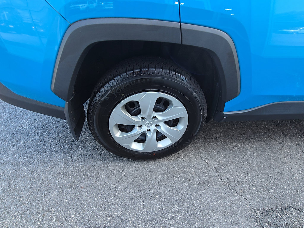 Certified 2021 Toyota RAV4 LE AWD/4WD image 7