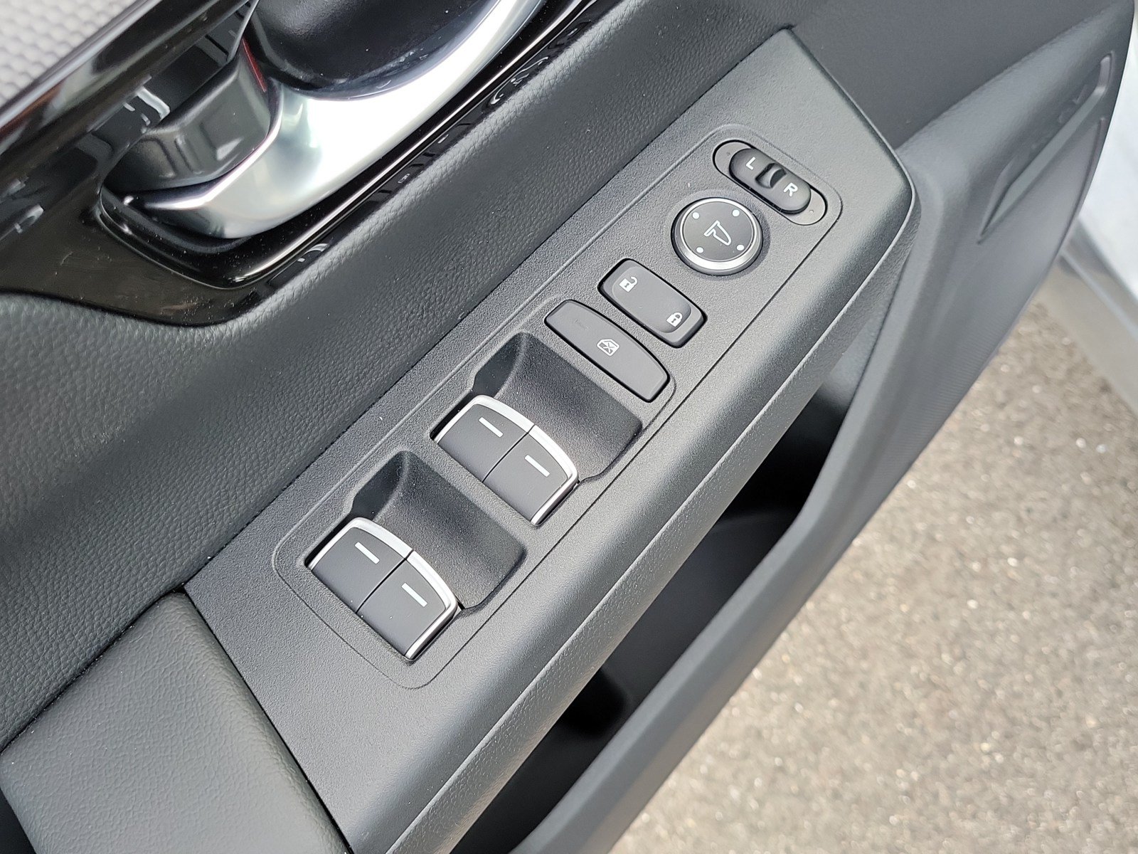 Used 2025 Honda CR-V Sport Touring image 14