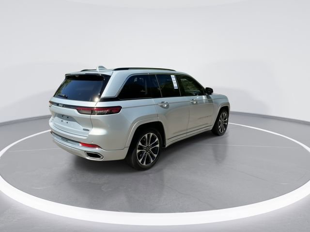 Used 2022 Jeep Grand Cherokee Overland w/ Luxury Tech Group IV AWD/4WD image 8