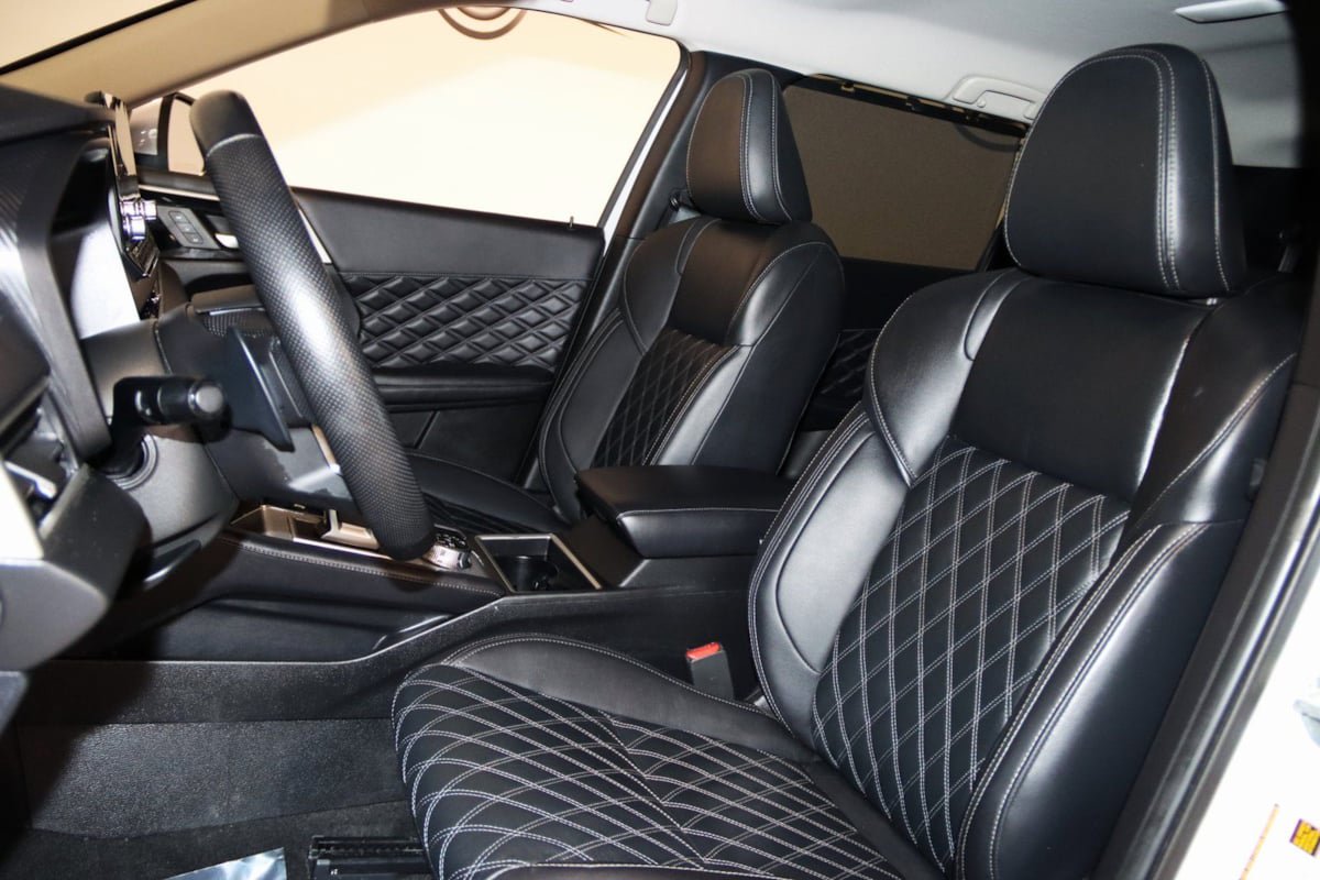 Used 2024 Mitsubishi Outlander 4WD Plug-In Hybrid image 39