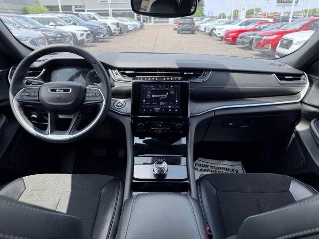 Used 2023 Jeep Grand Cherokee L Laredo AWD/4WD image 31