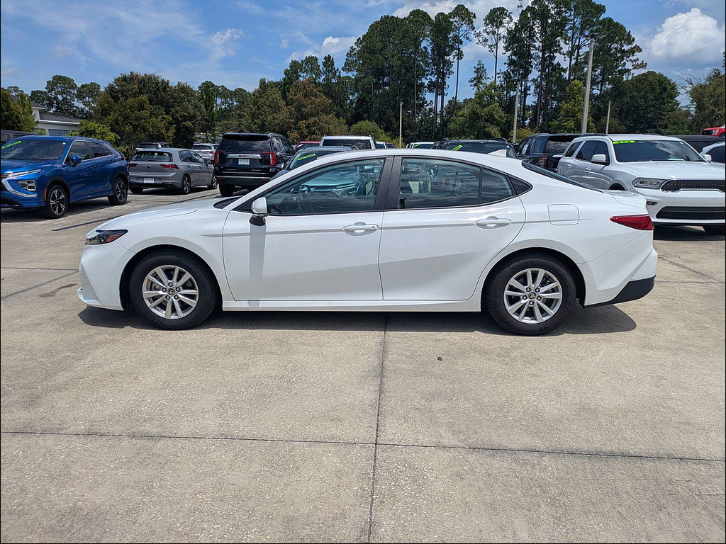 Used 2025 Toyota Camry LE FWD image 6