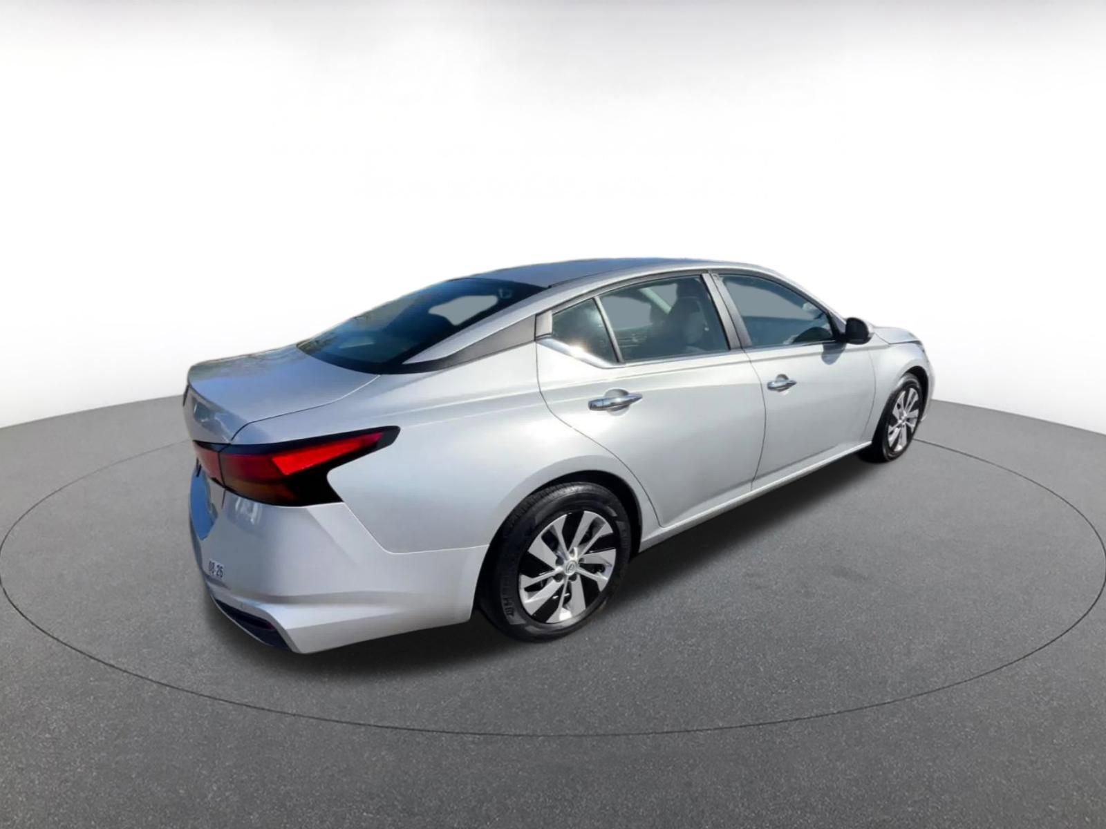 Used 2023 Nissan Altima 2.5 S FWD image 15