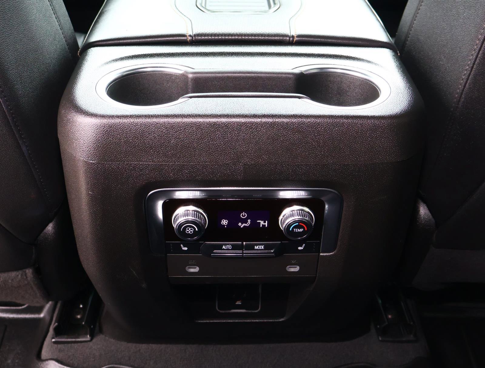 Used 2023 GMC Yukon AT4 w/ Technology Package image 14