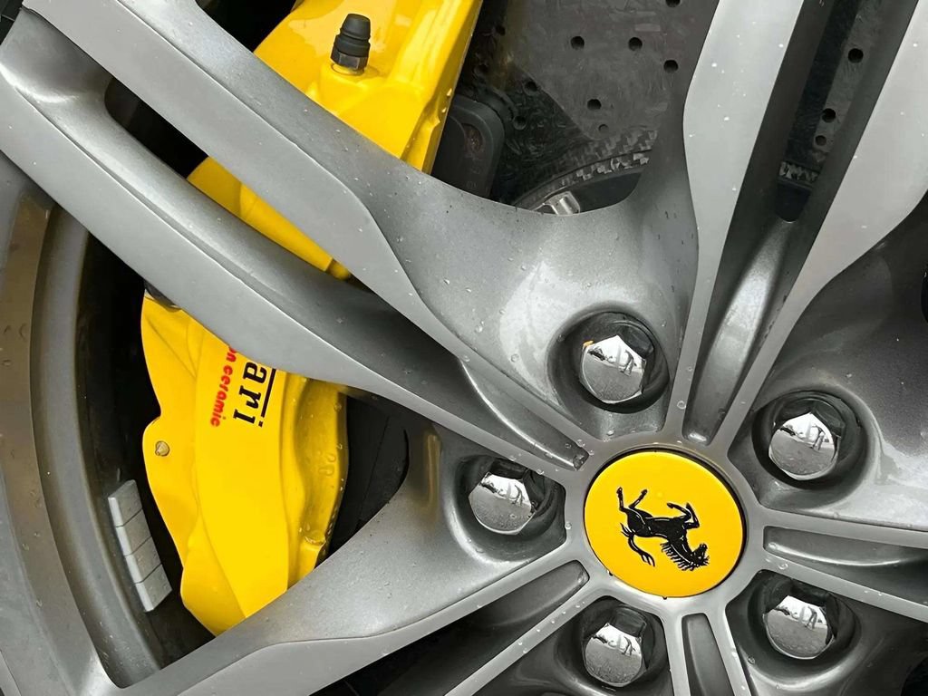 Used 2020 Ferrari Portofino RWD image 46