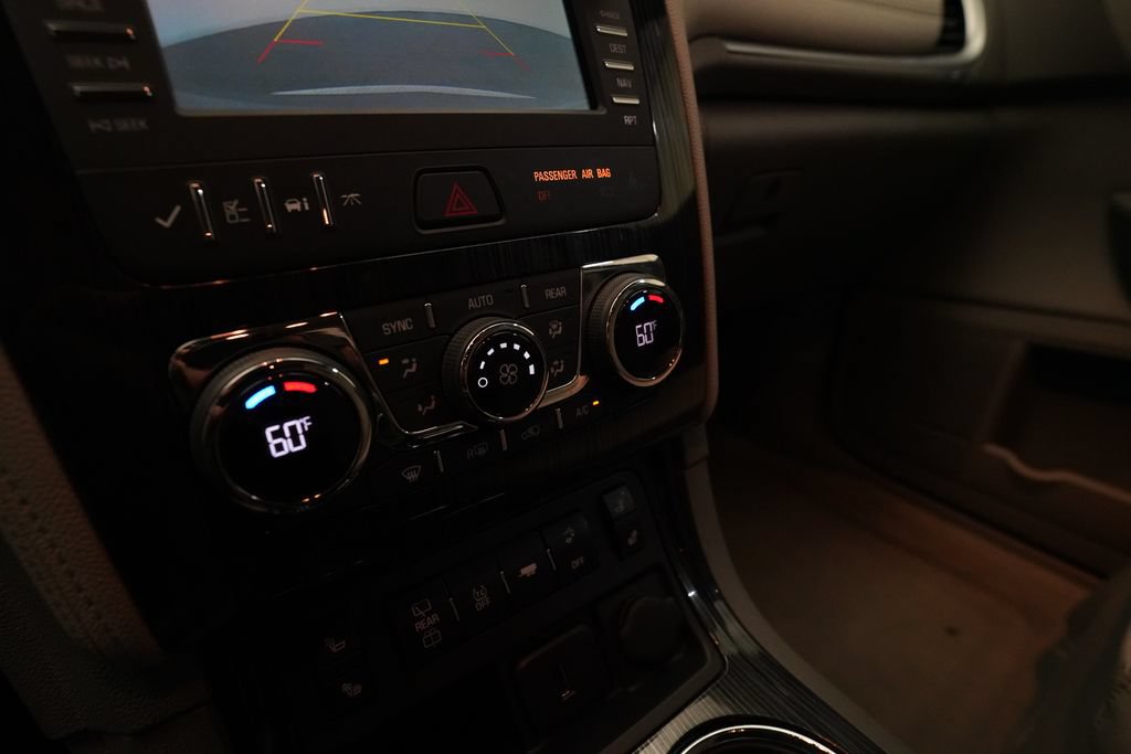 Used 2016 Chevrolet Traverse LT FWD image 22