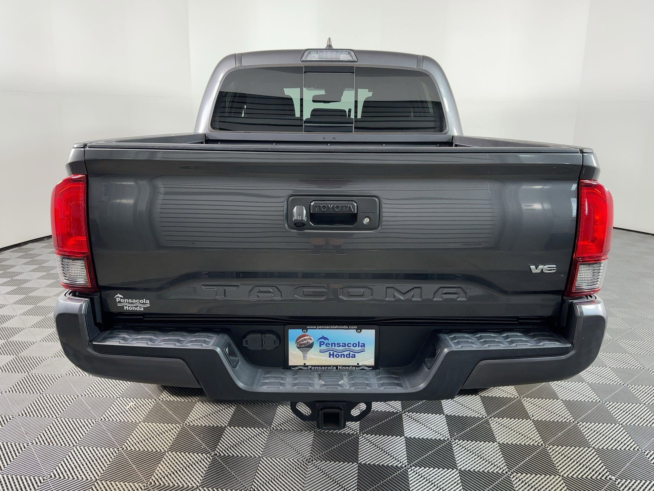 Used 2019 Toyota Tacoma TRD Sport image 8