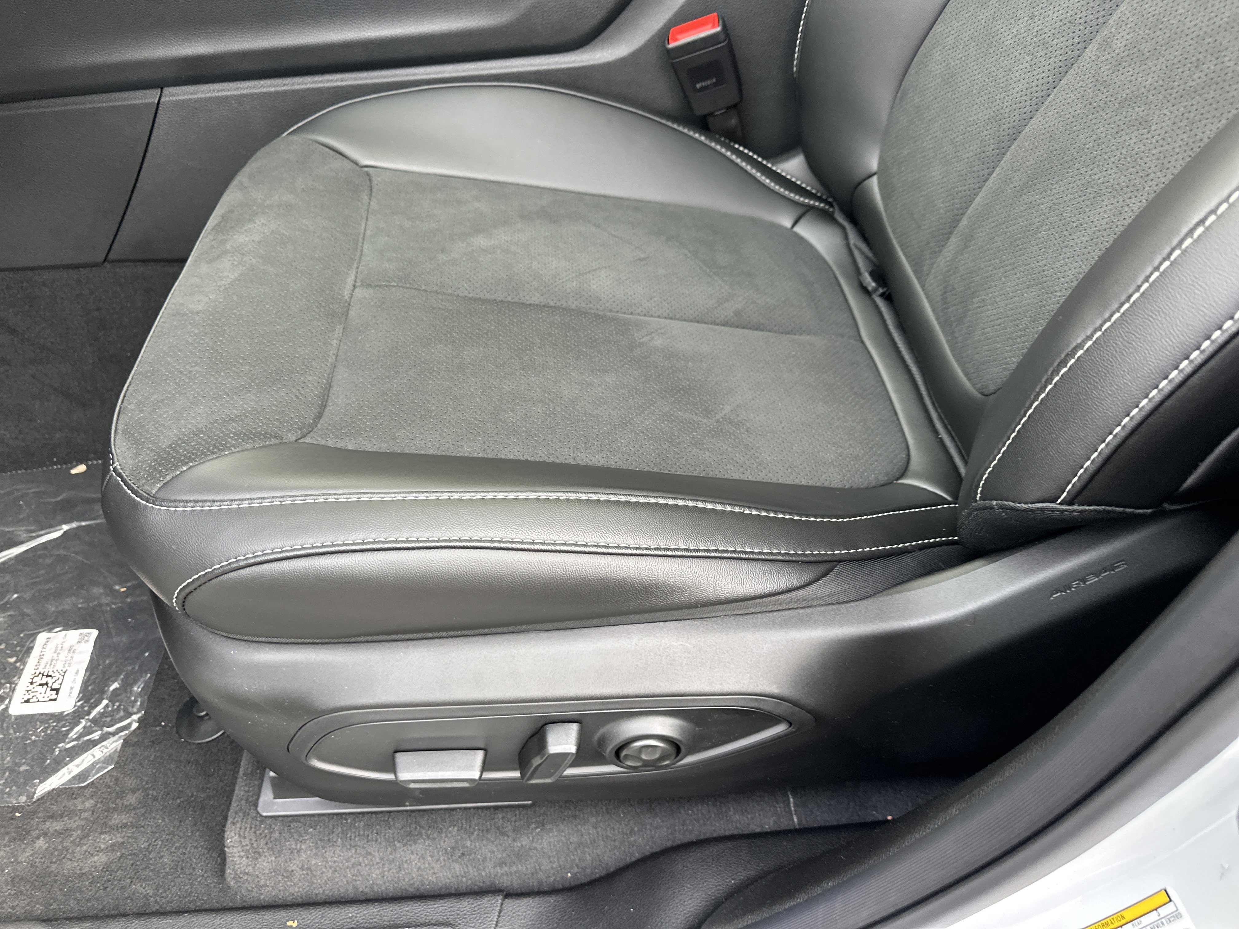 New 2025 Jeep Grand Cherokee Altitude image 27