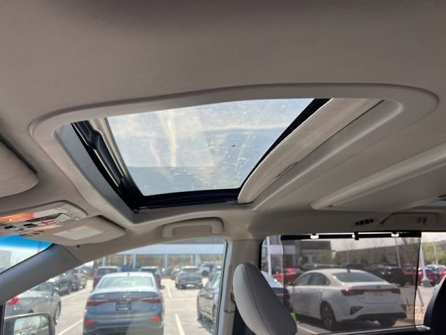 Used 2015 Toyota Sienna Limited Premium image 24